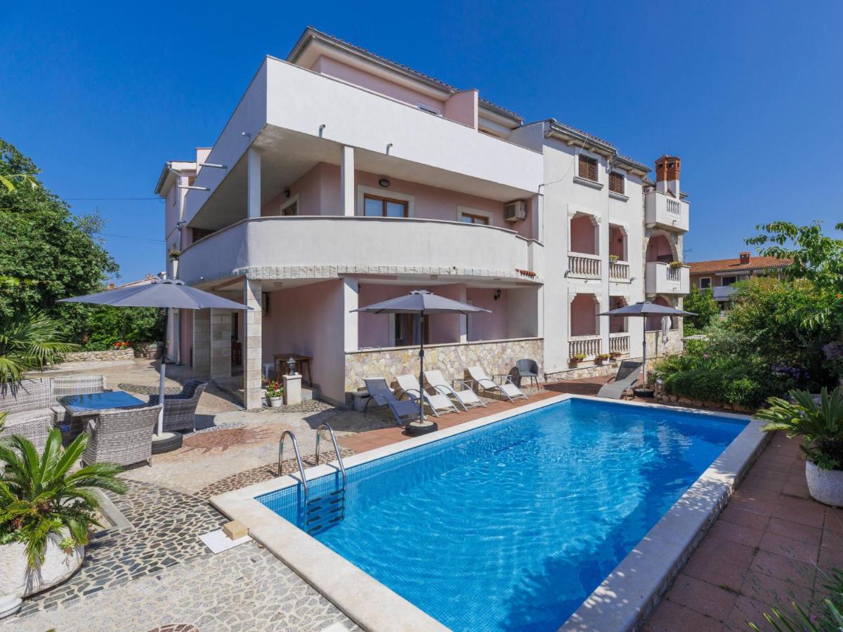 Apartment Romantika - Roj108 By Interhome