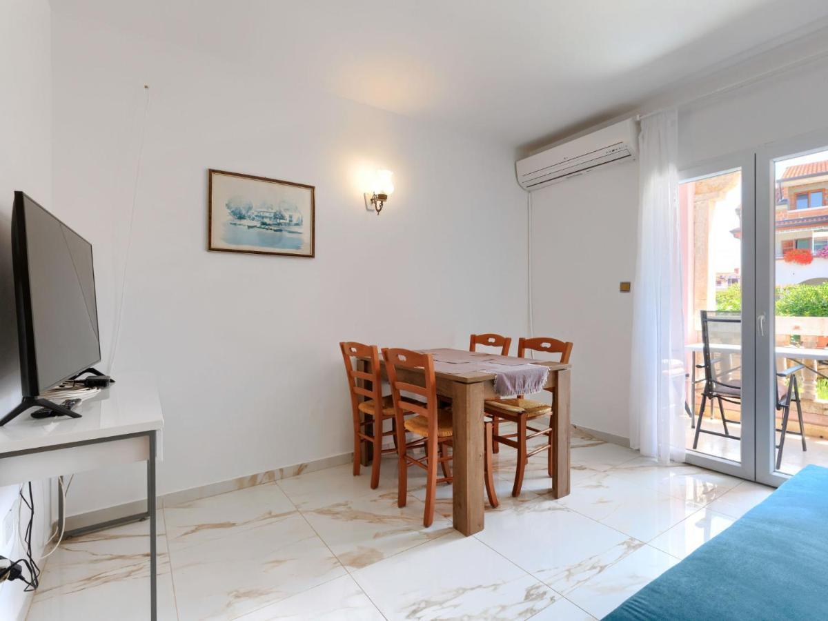Romantika - Roj108 By Interhome *